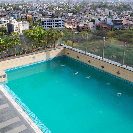 Hyatt Place Jaipur Malviya Nagar 외부 사진 Swimming pool at the hotel