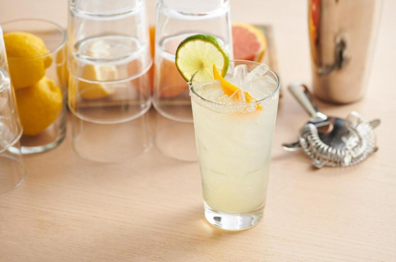 Hyatt Place Jaipur Malviya Nagar 외부 사진 A Paloma cocktail
