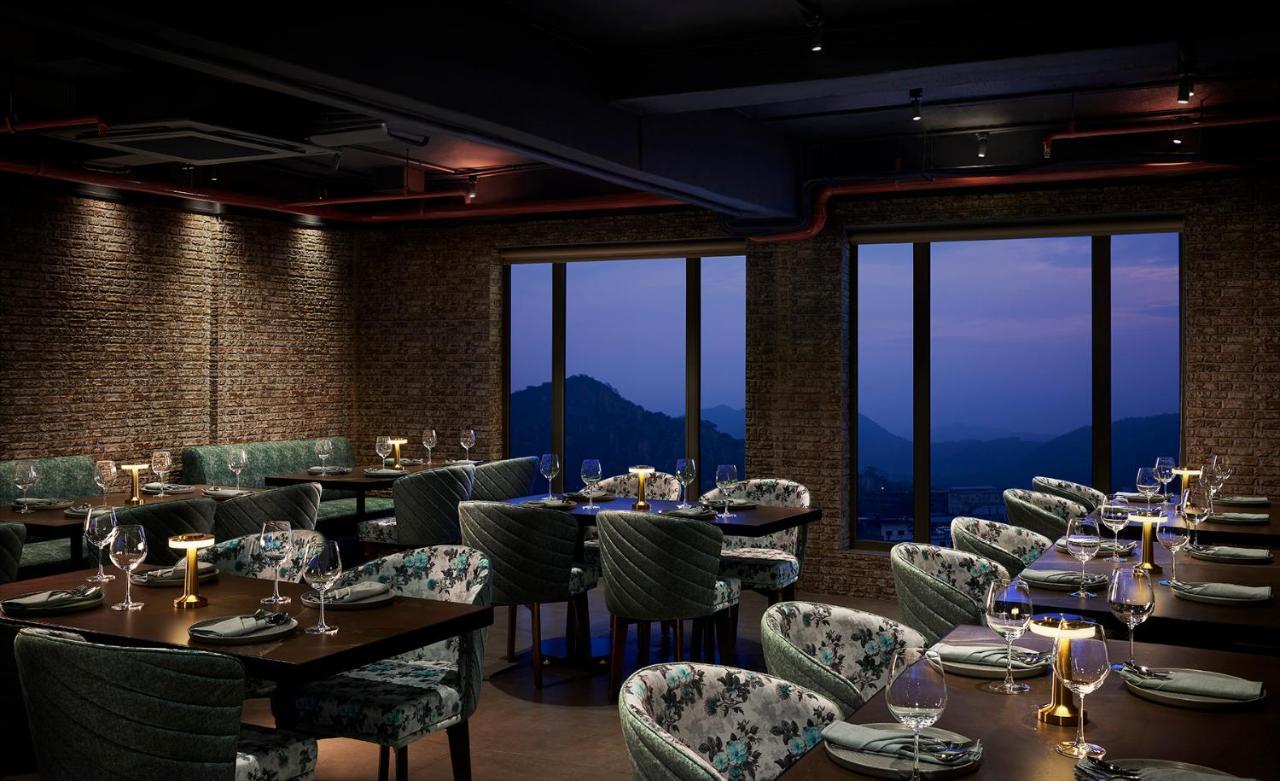 Hyatt Place Jaipur Malviya Nagar 외부 사진 The Peak Lounge