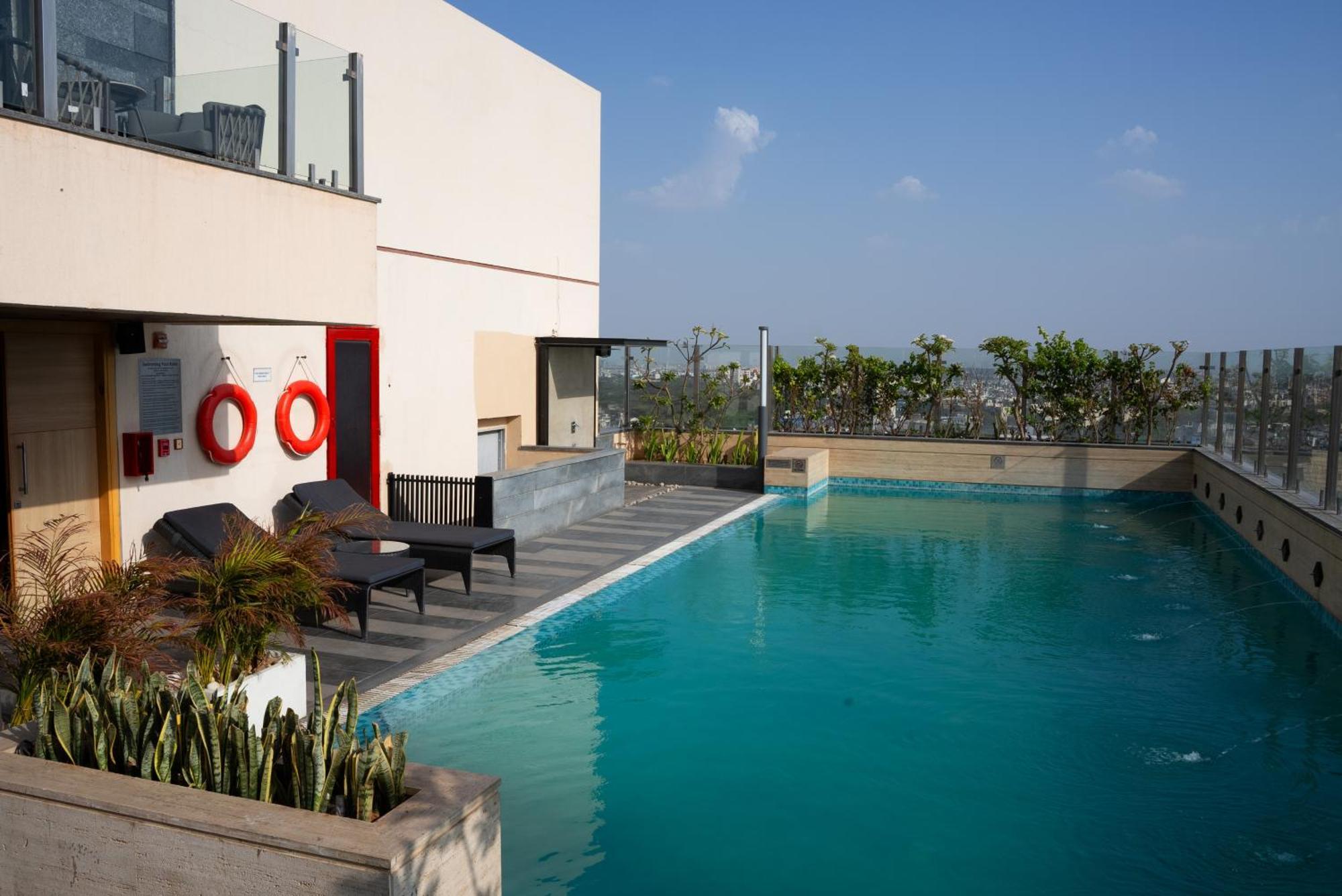 Hyatt Place Jaipur Malviya Nagar 외부 사진 Pool at the hotel